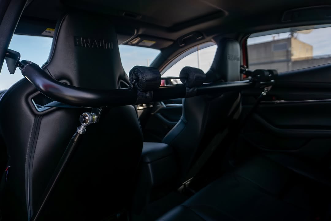 Braum 46-48" UNIVERSAL HARNESS BAR Black Satin/Black Gloss/White Gloss/Red Gloss/Space Grey (Copy)