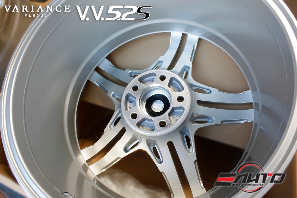 Rays Japan VERSUS Variance VV52S DC Silver Wheel 19x9 +38 5x114 Set of 4